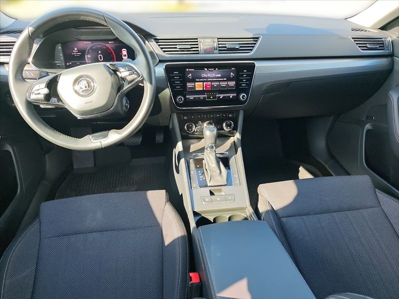 Škoda Superb 2,0 TDI 147 Style DSG - fotka 8 z 11