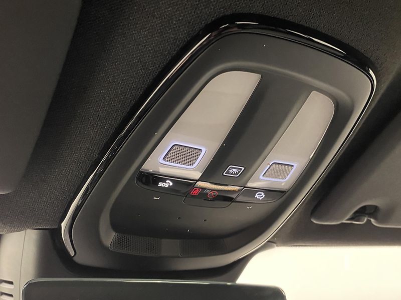 Volvo XC40 (2026) B3 AUT DARK PLUS - fotka 36 z 60