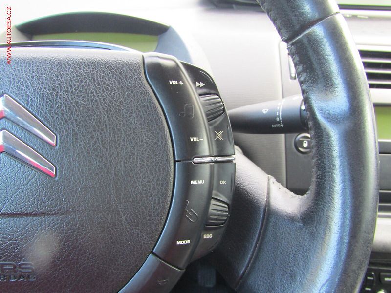 Citroën C4 (2006) 1.6 HDi, Klima - fotka 17 z 17