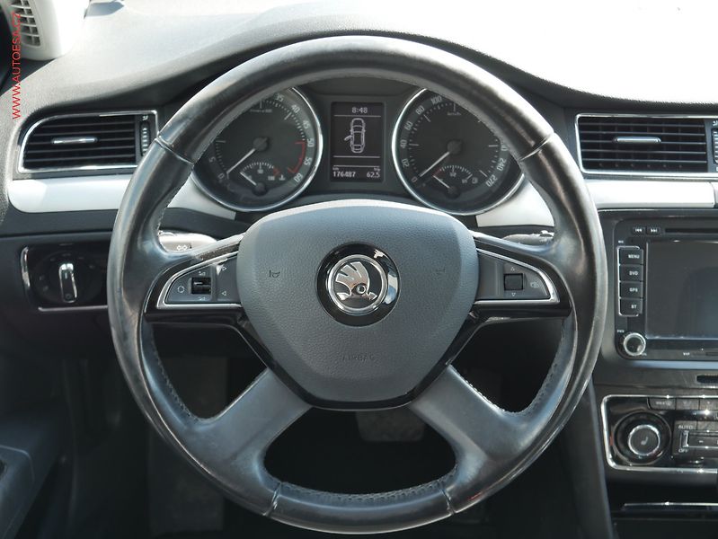 Škoda Superb (2014) 2.0 TDi, ČR, Elegance, DSG - fotka 18 z 20
