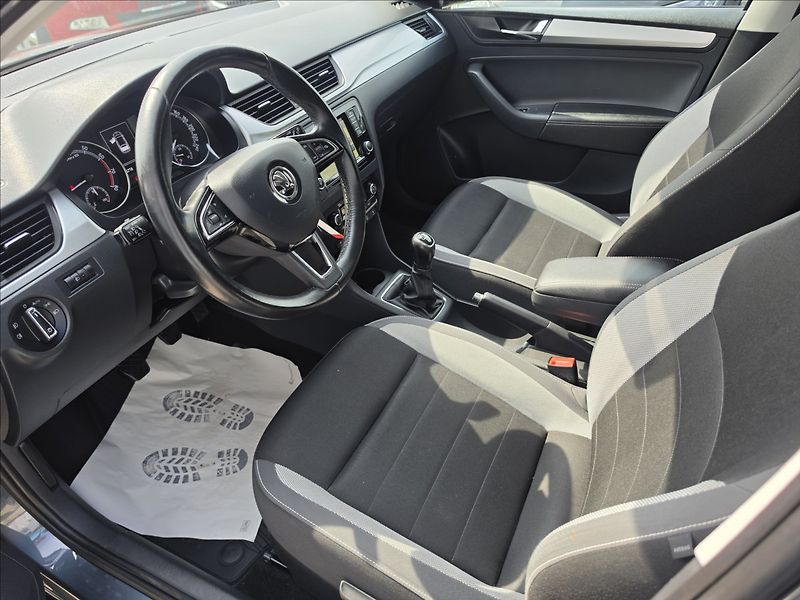 Škoda Rapid 1,0 TSi 70KW Ambition + NAVI T - fotka 11 z 42