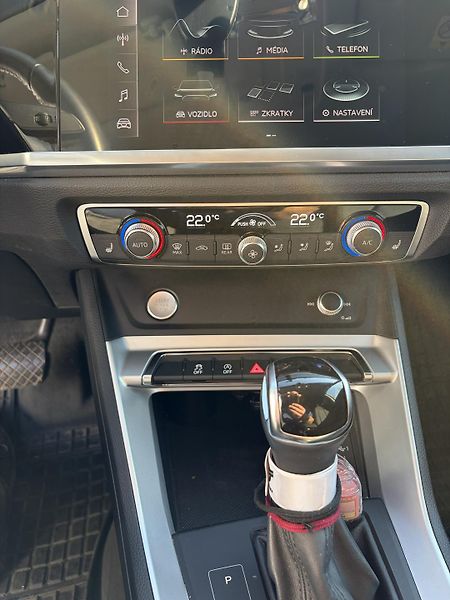 Audi Q3 (2019) 1.5 TSI - fotka 7 z 18