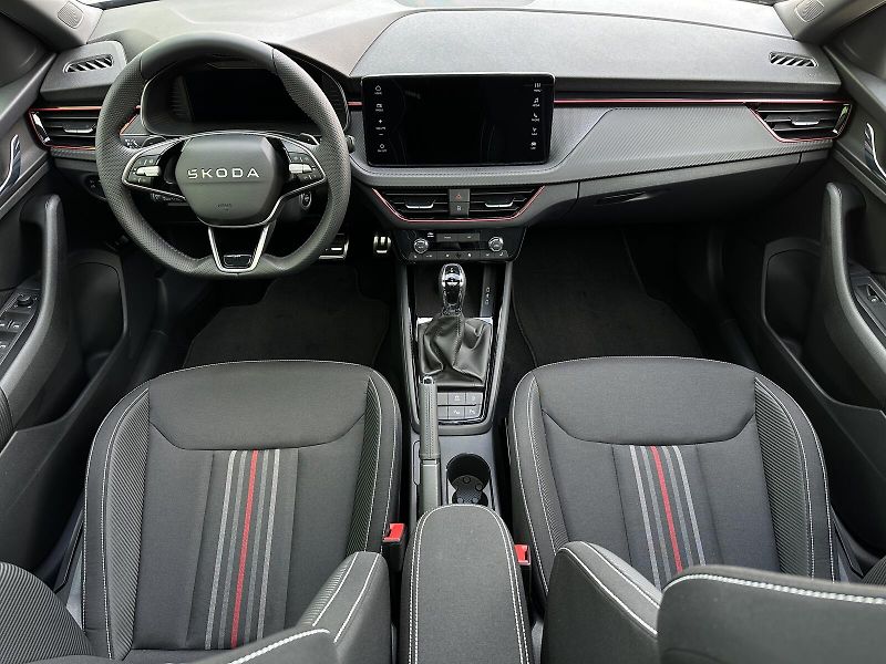 Škoda Kamiq 1.5TSi DSG Monte Carlo 150PS M - fotka 29 z 33
