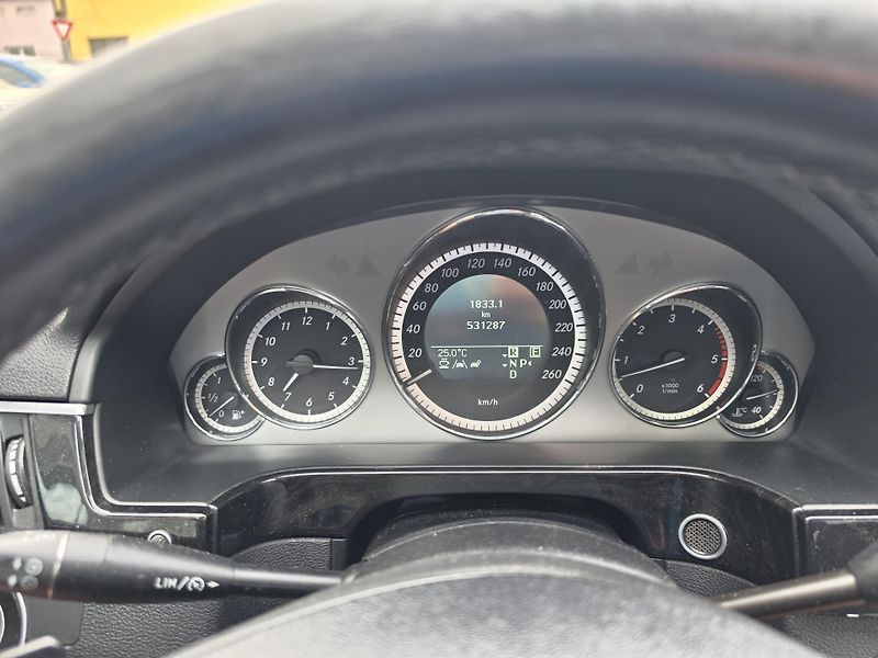 Mercedes-Benz Třídy E 300CDI V6 Avantgarde TZ  - fotka 24 z 30