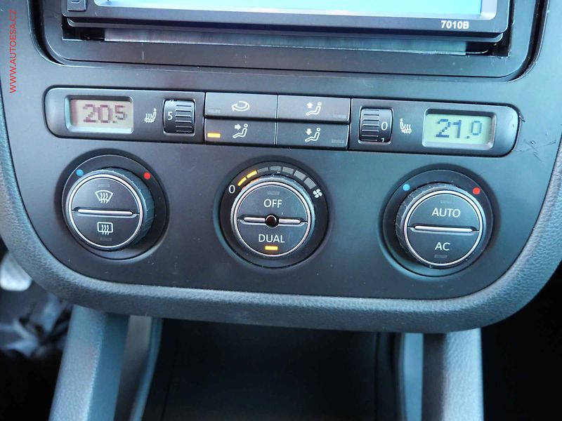 Volkswagen Golf (2008) 1.4TSi, GT - fotka 12 z 17