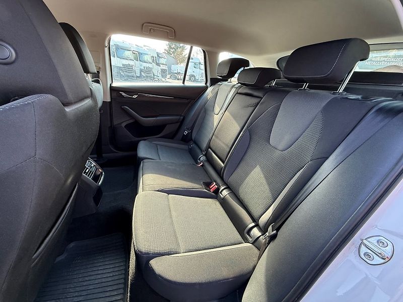 Škoda Octavia 2,0TDi 85kW KOMBI - fotka 19 z 20