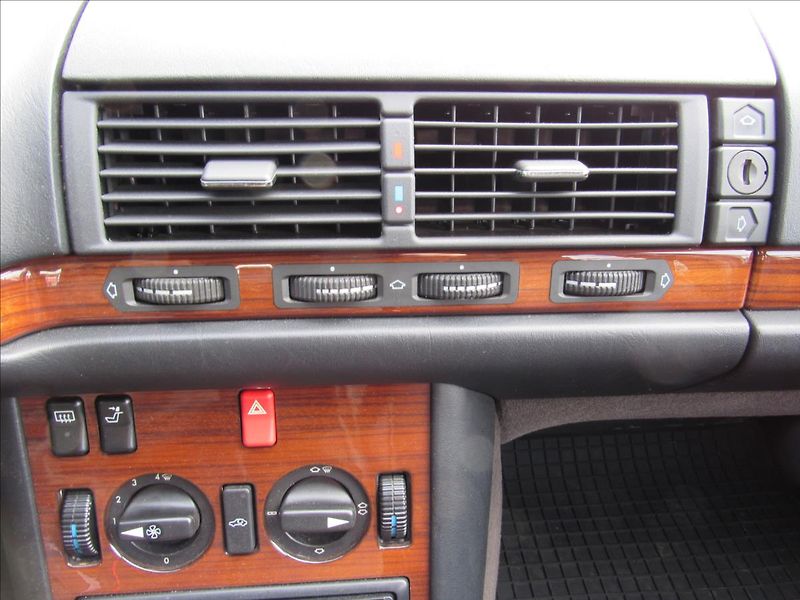 Mercedes-Benz 140 3,2 W140 300 SE 170kW Mamut - fotka 16 z 26