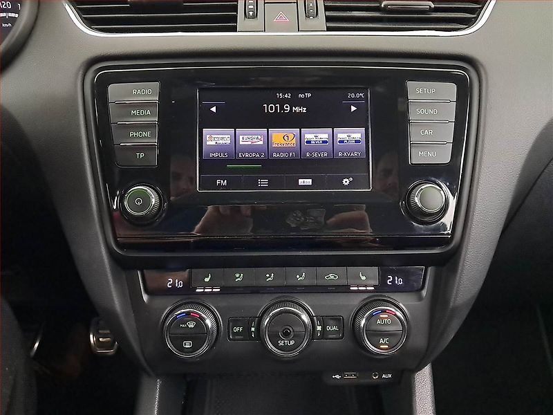 Škoda Octavia (2014) RS 2.0 TDI, Kůže, Bi-Xenony - fotka 12 z 15