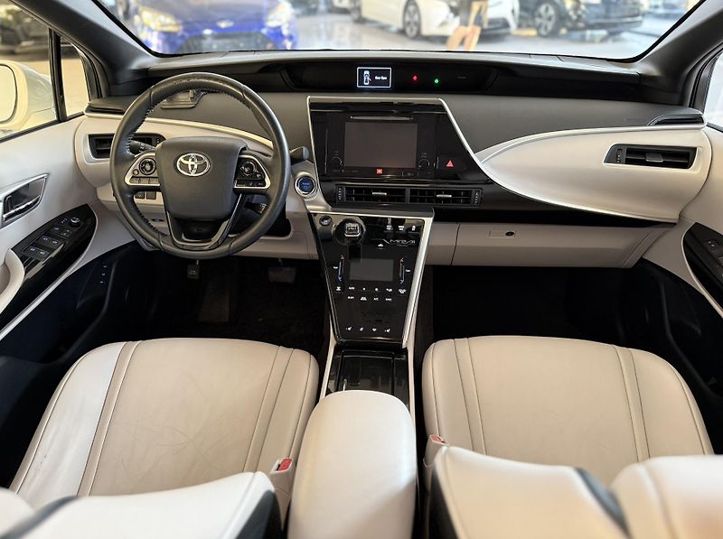 Toyota Mirai (2017) - fotka 23 z 23