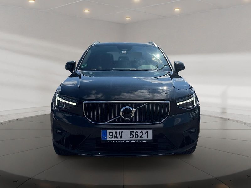 Volvo XC40 (2023) ULTIMATE BRIGHT B4 P 145kW AWD - fotka 2 z 11