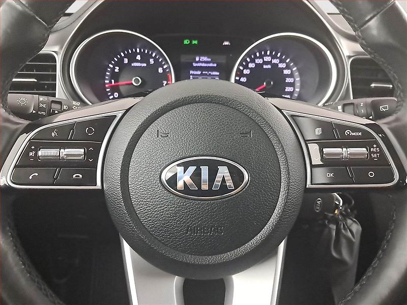 Kia Ceed (2020) Exclusive 1.4 T-GDI - fotka 16 z 20