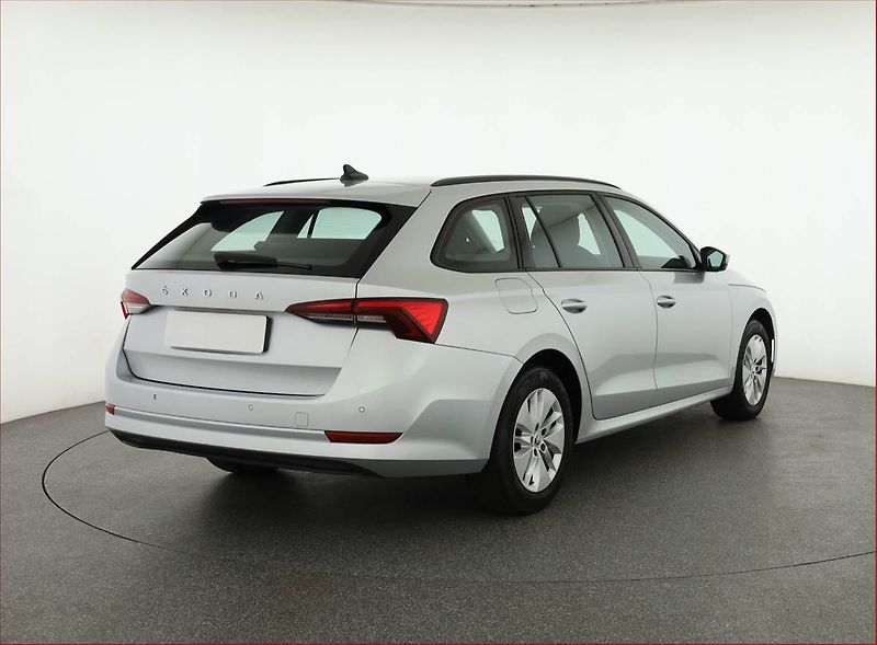 Škoda Octavia (2023) Ambition 2.0 TDI, ČR,1.maj - fotka 5 z 16