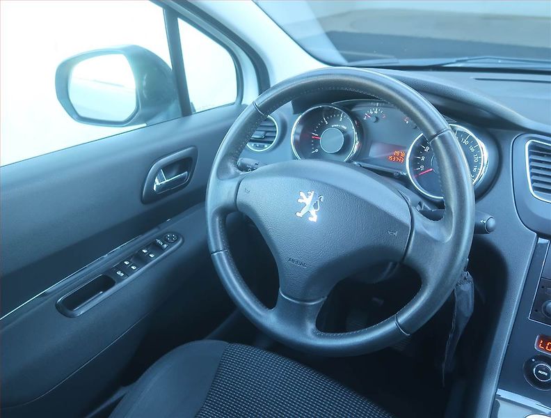 Peugeot 5008 (2013) 1.6 HDi, Tempomat - fotka 7 z 13