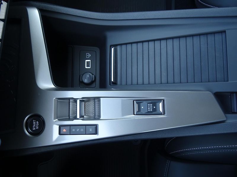 Peugeot 308 (2026) SW ALLURE Hybrid 145k e-DCS6 - fotka 32 z 41