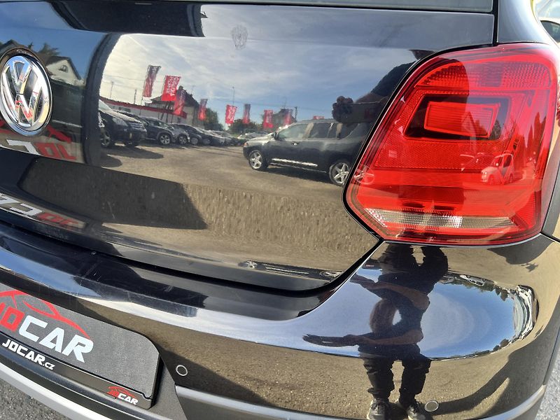 Volkswagen Polo Cross 1.0MPi 55kw TEMPOMAT ALU - fotka 48 z 49