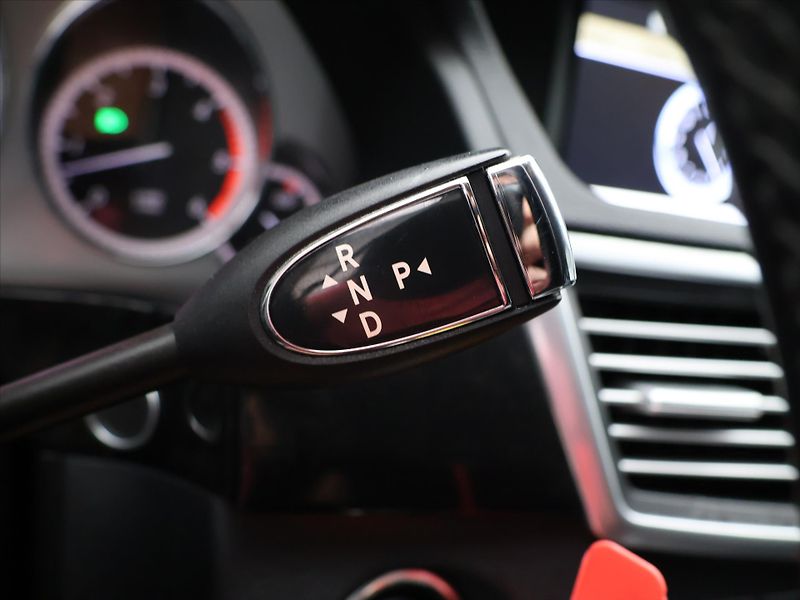 Mercedes-Benz Třídy E 3,0 350CDI 170kW CZ Avantgarde - fotka 21 z 35