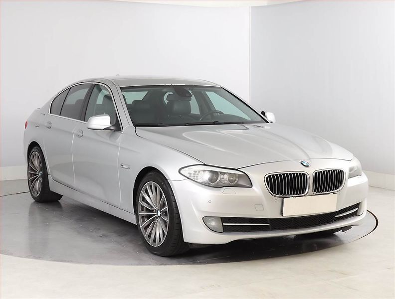 BMW Řada 5 (2010) 530d, Automat, Navi, Xenony - fotografie inzerátu
