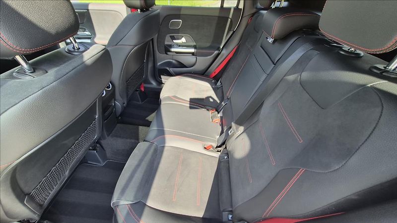 Mercedes-Benz GLA 2,0 225 Kw 35AMG 4MATIC ČR - fotka 10 z 24