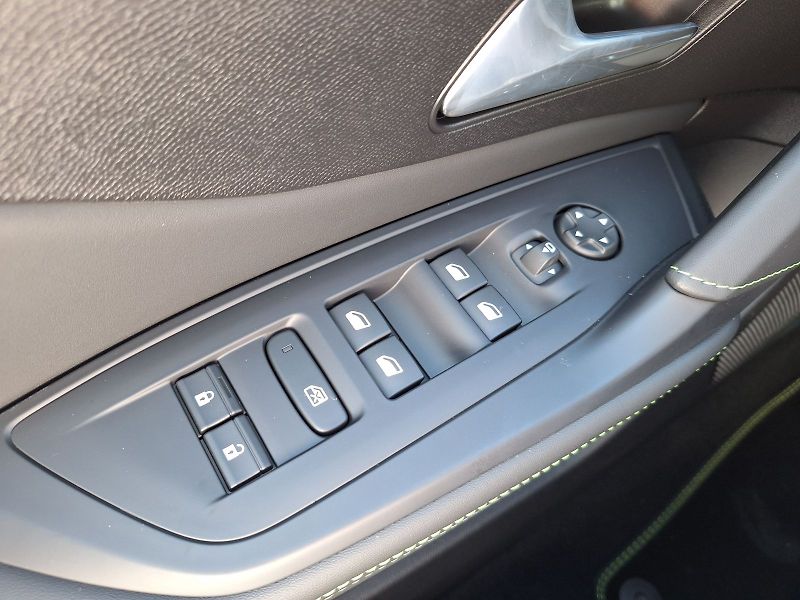 Peugeot 408 (2026) GT Hybrid 145 e-DCS6 - fotka 18 z 19