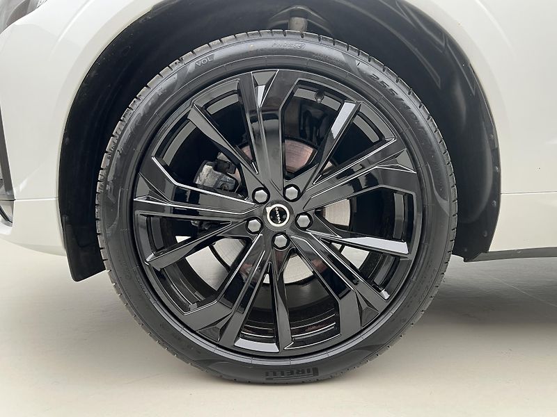 Volvo XC60 B5 AWD BLACK EDITION PLUS AUT  - fotka 15 z 46