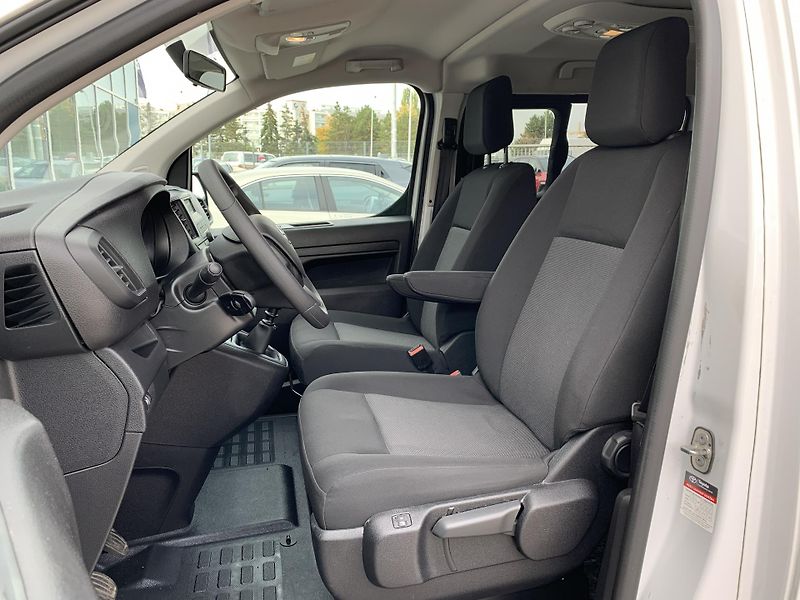 Toyota ProAce Verso SHUTTLE 2.0 D-4D L2 106kW MAN6 - fotka 17 z 24