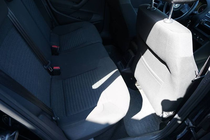 Volkswagen Polo (2012) 1,4  63 KW  nové v ČR - fotka 31 z 35