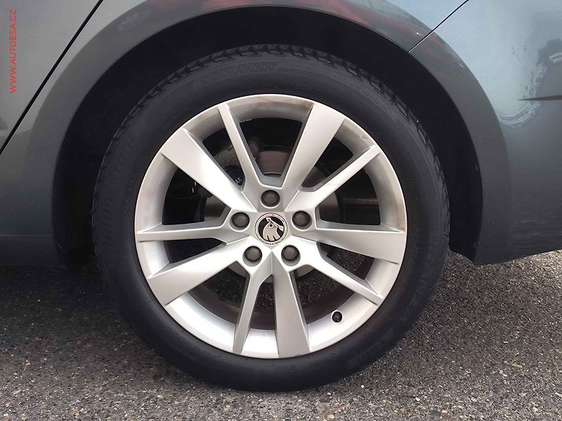 Škoda Octavia (2018) 1.4TSi, 2.maj,ČR, Xenon, navi - fotka 21 z 22