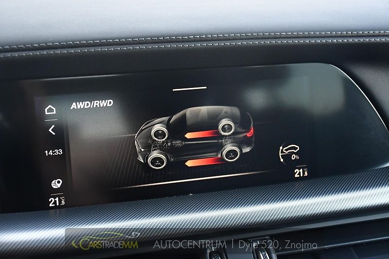 Alfa Romeo Stelvio 2.0 Turbo 16V 206kW Veloce AT8 - fotka 37 z 45