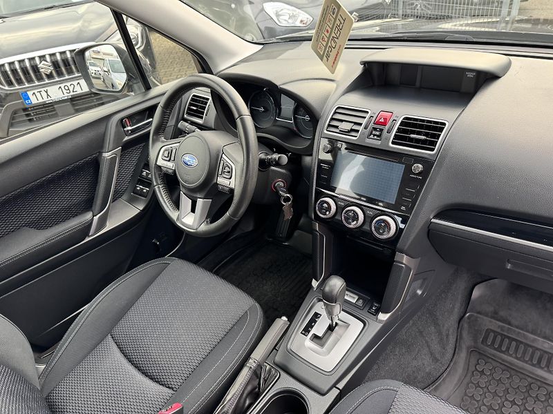 Subaru Forester 2,0i A/T COMFORT, ČR, 1.MAJ. - fotka 14 z 30