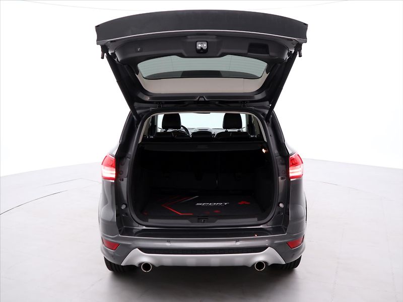 Ford Kuga 2,0 TDCi 132kW 4x4 Titanium - fotka 9 z 35