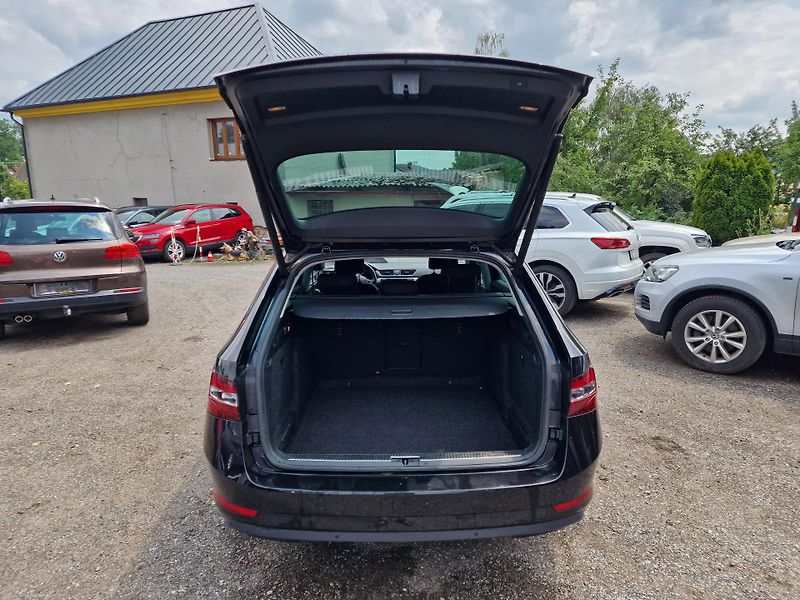 Škoda Superb 2,0TDI 110KW NAVI VÝHŘEV  - fotka 9 z 20