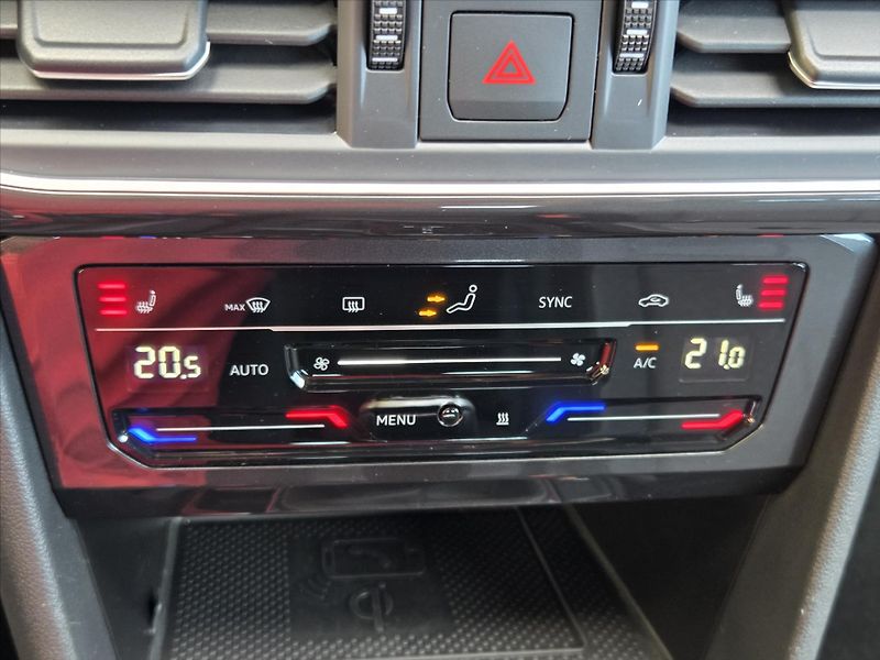 Seat Tarraco 2,0 TDi DSG Style Tažné z. 1.m - fotka 21 z 27