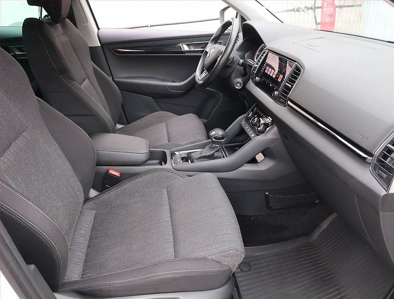 Škoda Karoq (2017) Style 1.5 TSI, Automat - fotka 9 z 21