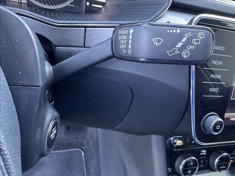 Škoda Superb 2,0 TDI DSG STYLE 1.maj. ČR - fotka 29 z 50