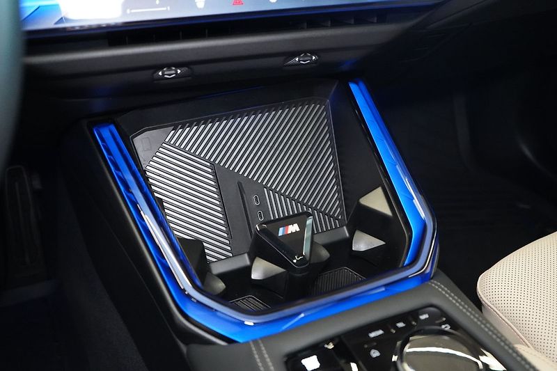 BMW X3 20d xDrive, Tažné, Vetnilace - fotka 40 z 49