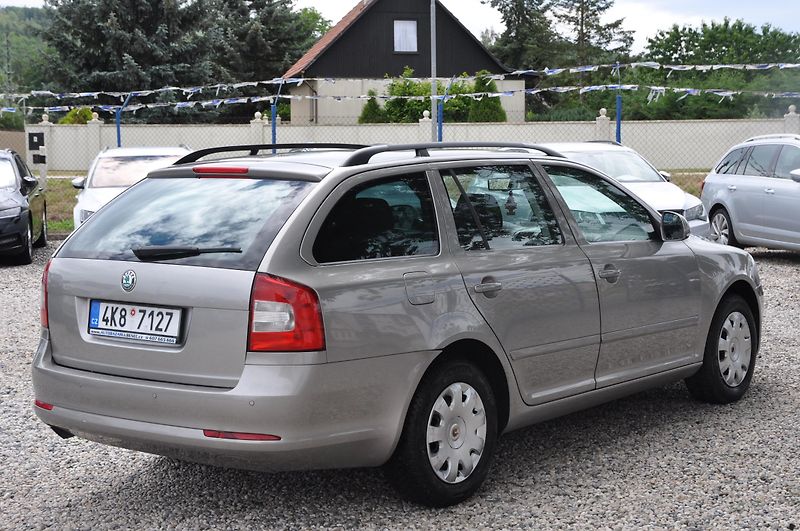 Škoda Octavia II 2.0TDi 103kW KOMBI Ambition - fotka 3 z 13
