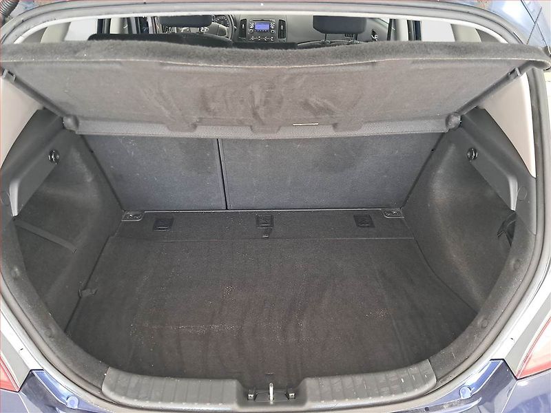 Hyundai i30 (2009) Comfort 1.4 CVVT, LPG, po STK - fotka 14 z 16