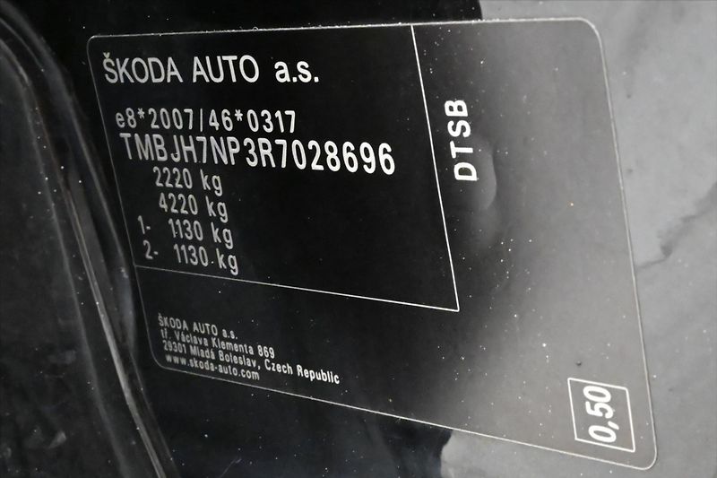Škoda Superb 2,0 TDI 110 kW DSG Style Záruk - fotka 12 z 32