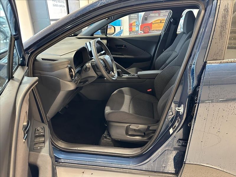 Toyota C-HR 1,8   Comfort BUSINESS HEV - fotka 6 z 11