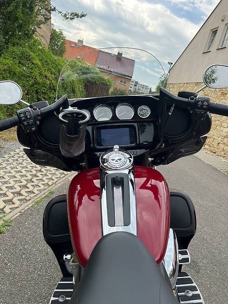 Harley-Davidson FLHTK Electra Glide Ultra Limited 1868 (2020) - fotka 9 z 16