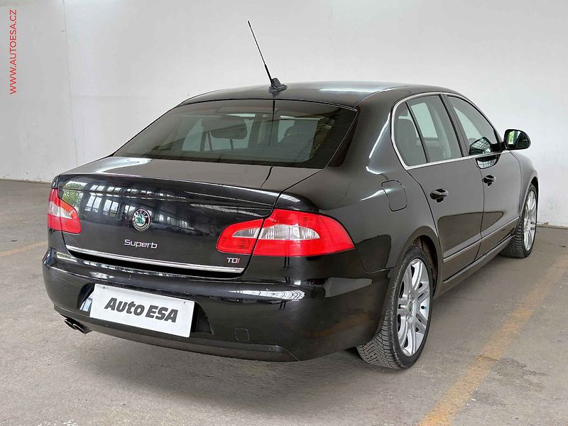 Škoda Superb (2008) 2.0TDi, servis.kniha, AT - fotka 4 z 17