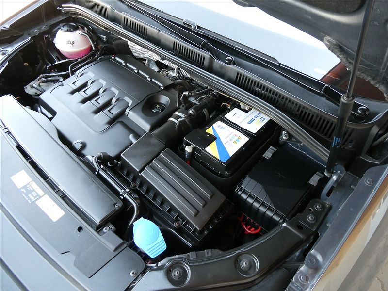 Volkswagen Sharan 2,0 TDi 110kW webasto, 2x kola - fotka 44 z 50