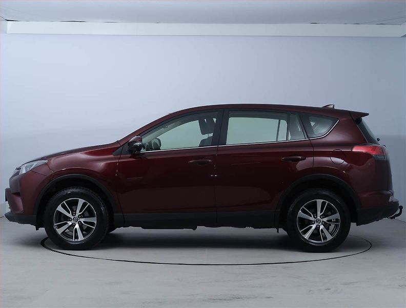 Toyota RAV4 (2016) Active 2.0 D-4D, ČR,1.maj - fotka 3 z 17