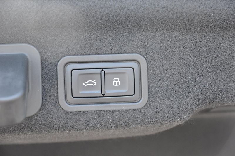 Audi A8 3.0TDi 193kW 4x4 - fotka 9 z 22