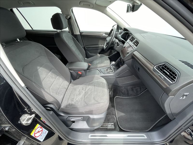 Volkswagen Tiguan Allspace 1,5 TSI DSG EVO Elegance ACC - fotka 17 z 23