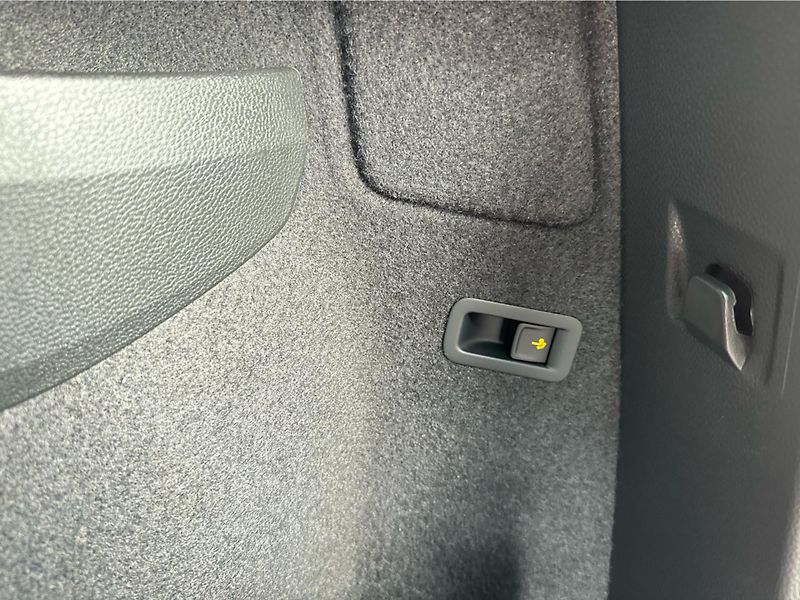 Škoda Karoq Sportline 2,0 TSI 140 kW 7-stu - fotka 17 z 22