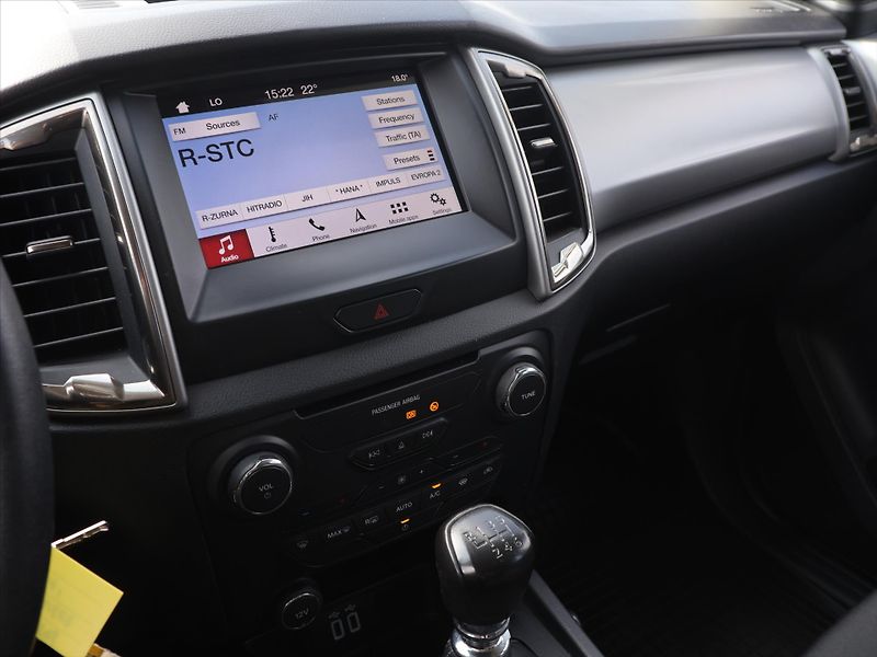 Ford Ranger 2,0 TDCi 125kW XLT CZ DPH Tažn - fotka 16 z 26