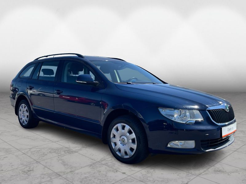 Škoda Superb COMBI 2.0 TDi COMFORTLINE - fotka 6 z 25
