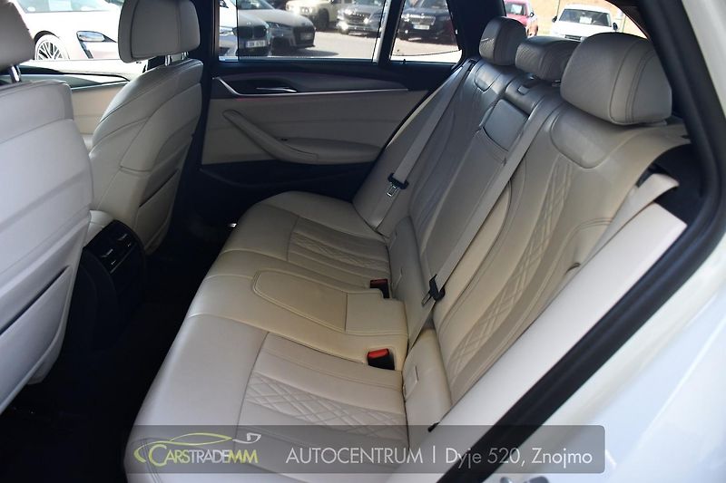 BMW Řada 5 520d - fotka 19 z 58
