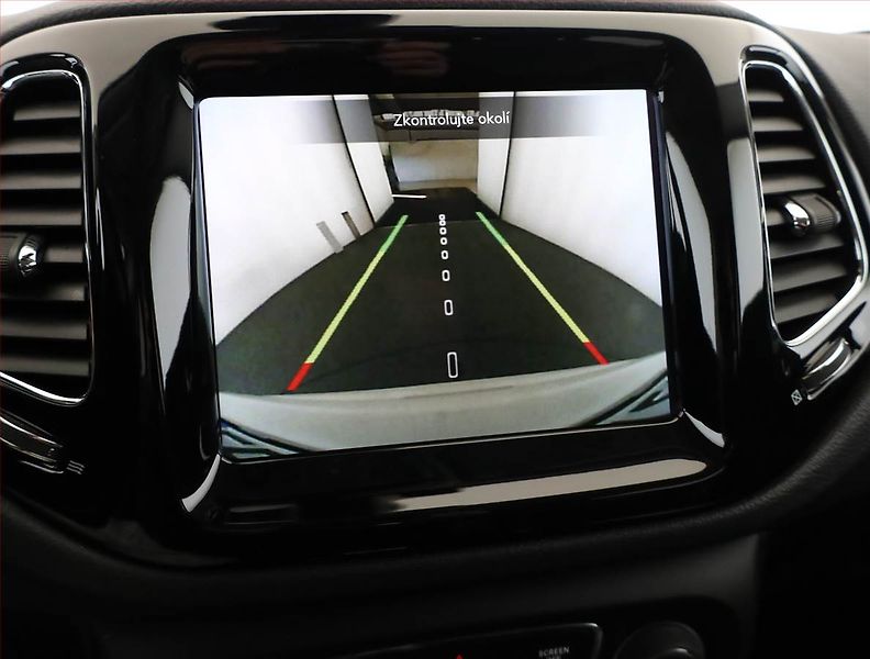 Jeep Compass (2020) 2.0 MultiJet, 4X4, Automat - fotka 13 z 17